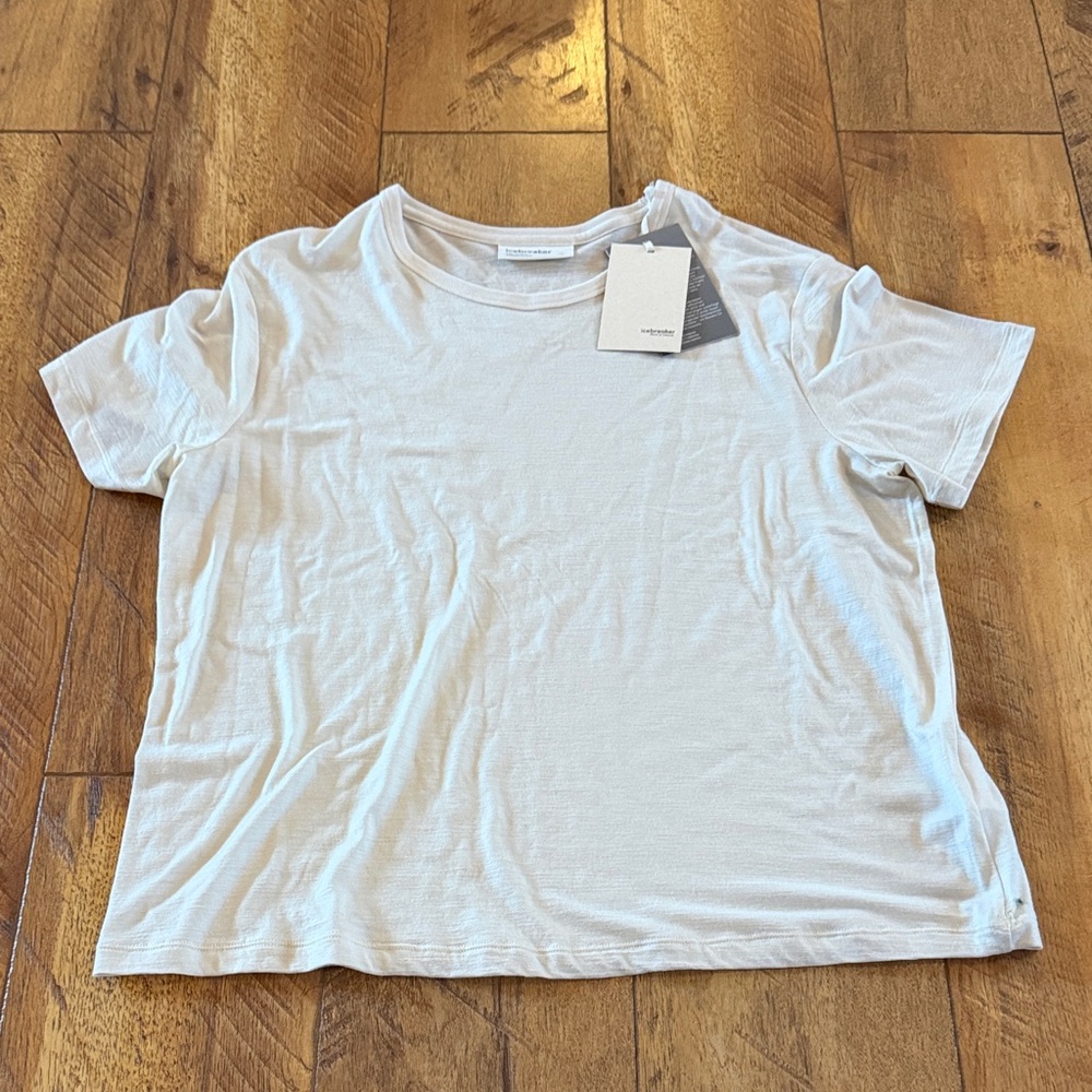 NWT Icebreaker XL Granary Short Sleeved T Shirt Chalk